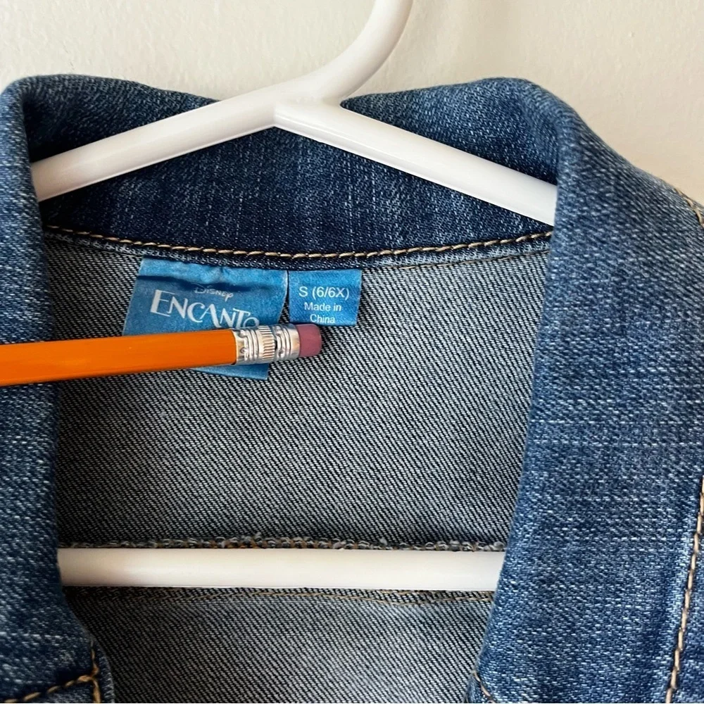 Disney Encanto Girls Denim Jacket Size 6/6X | Butterfly Floral Back Graphic Jean - Picture 5 of 11